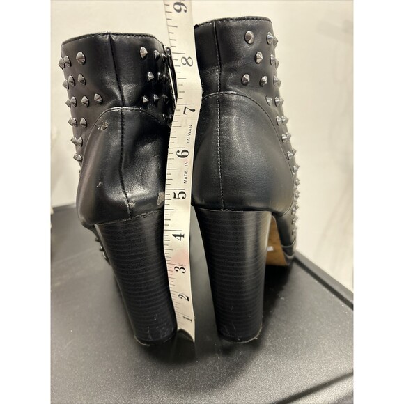 Womens Torrid 9W Black High Heel Boots Zipper Side Faux Leather Studded Flawed - Picture 3 of 13